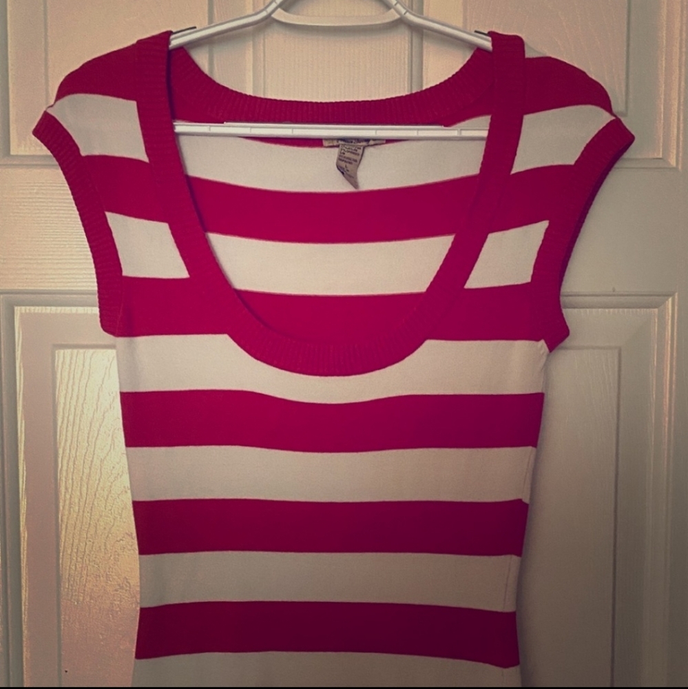 Forever 21 Red and White Striped Scoop Neck Top - Large q